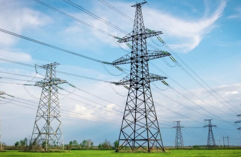 transmission-lines_Shutterstock_2177374707